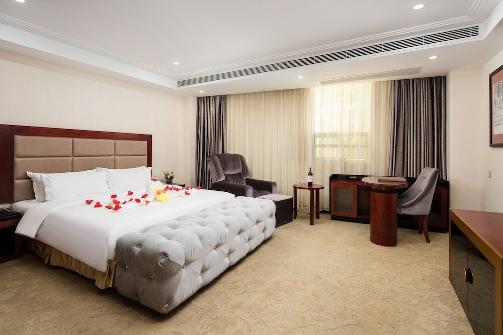 Фото Guangzhou Gorgeous Hotel