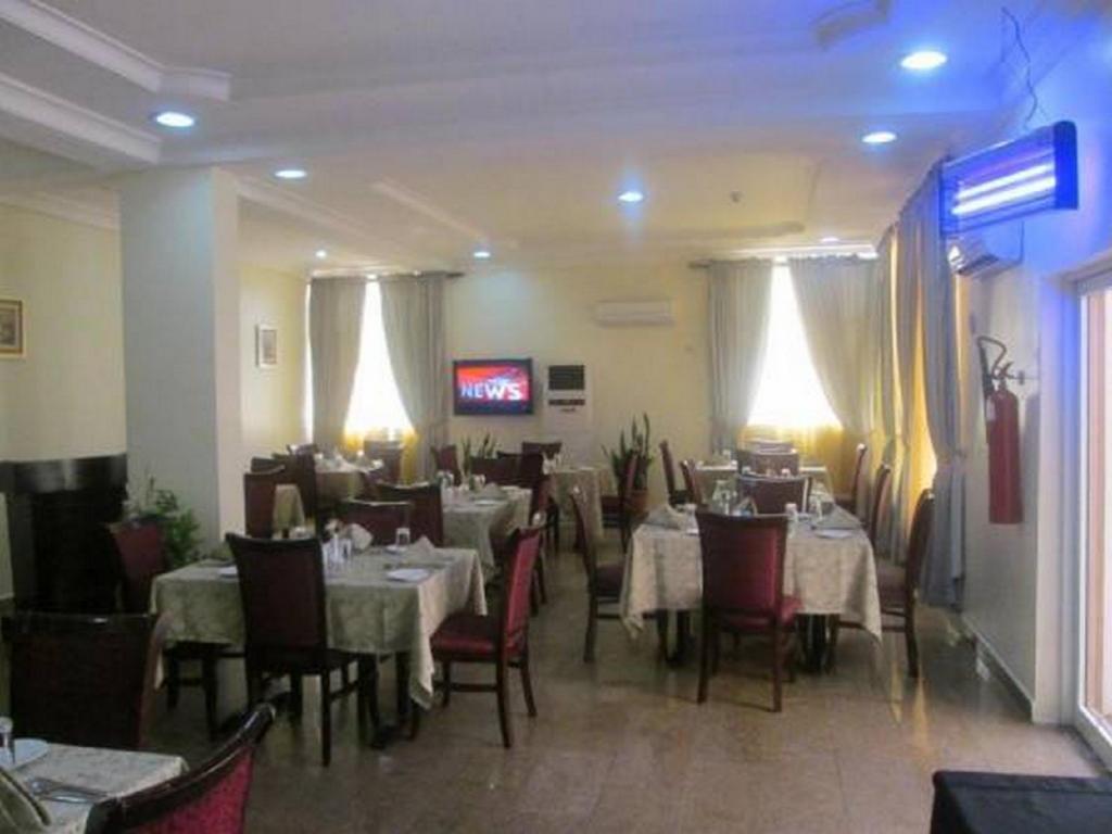 Фото Gombe Jewel Hotel
