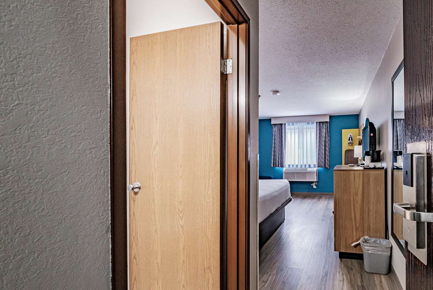 Фото Days Inn by Wyndham Brunswick Bath Area