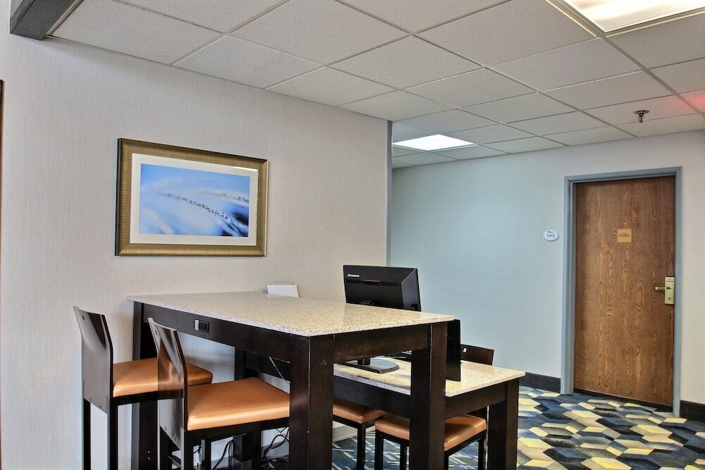 Фото Baymont by Wyndham Madison West/Middleton Wi West