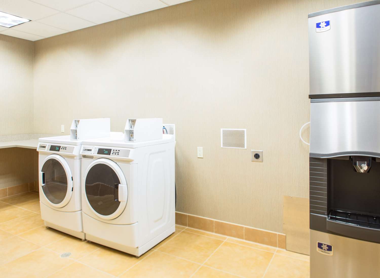 Фото Hampton Inn & Suites Whitefish