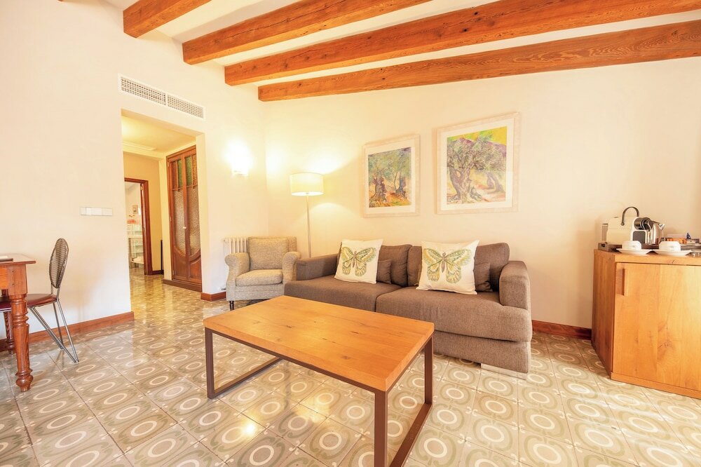 Фото Hotel y Apartamentos Des Puig