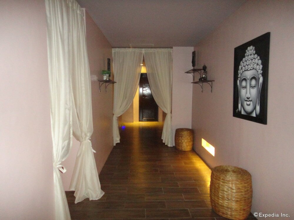 Фото Golden Prince Hotel and Suites