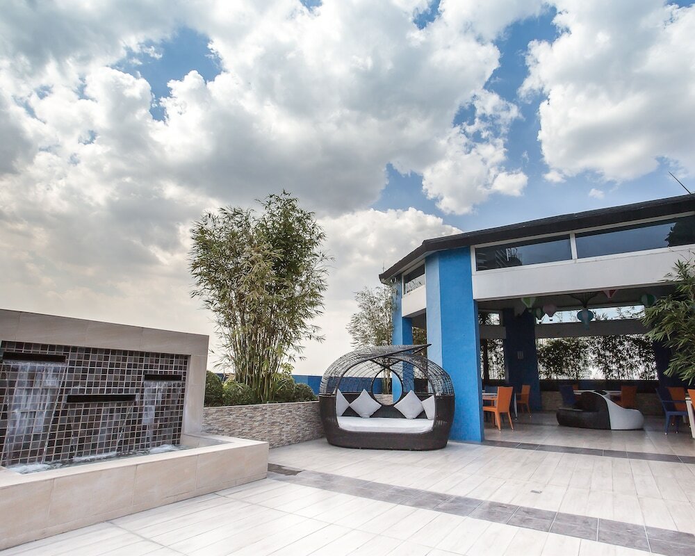 Фото Y2 Residence Hotel