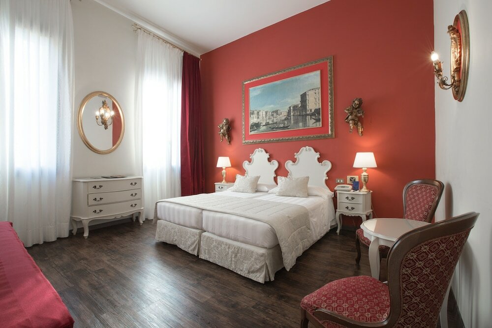 Фото Hotel Amadeus