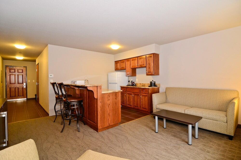 Фото Astoria Hotel and Event Center