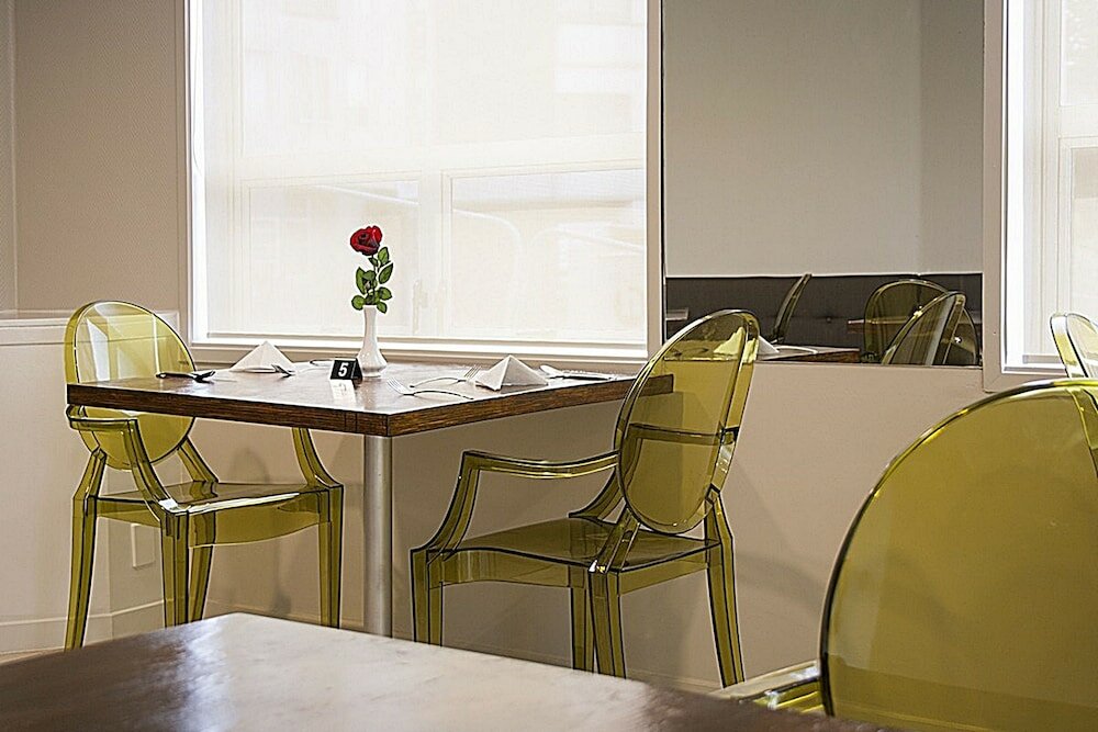 Фото Ascotia off Queen