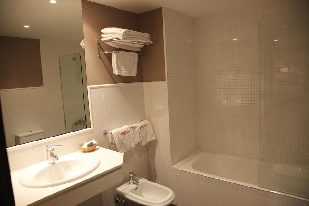 Фото Hotel Cesaraugusta