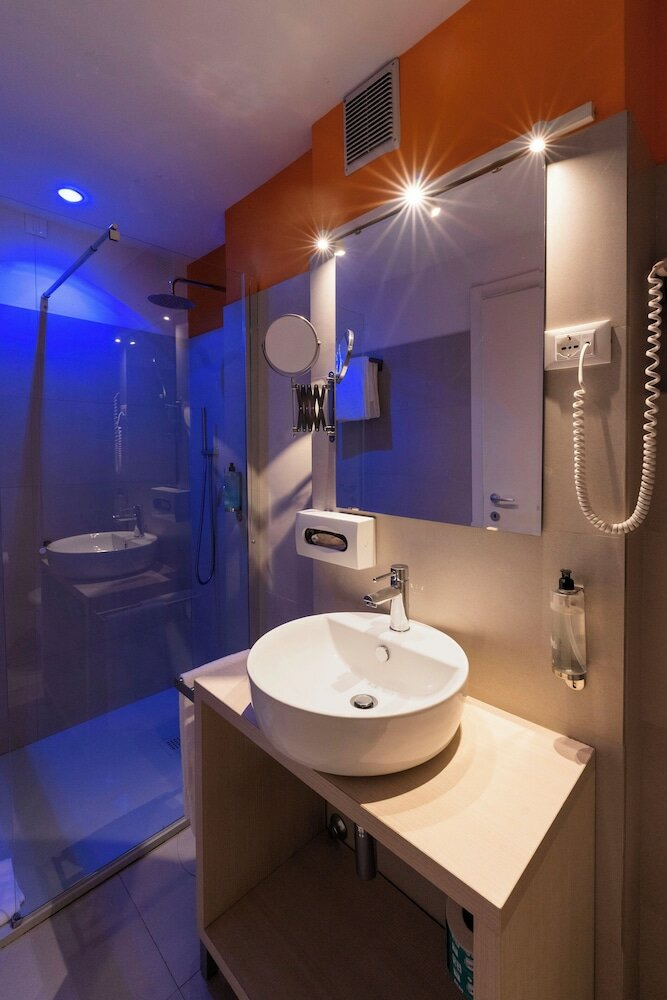 Фото Kleos Hotel Milano