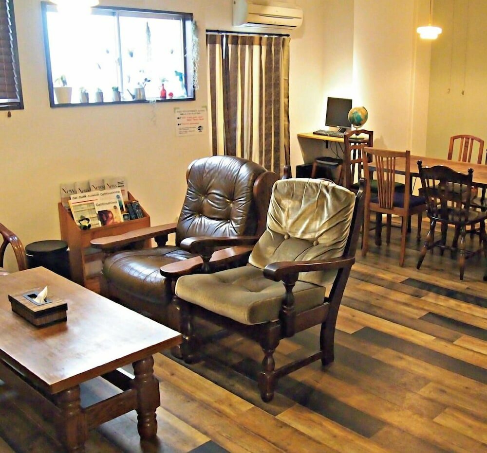 Фото J-Hoppers Hiroshima Guesthouse