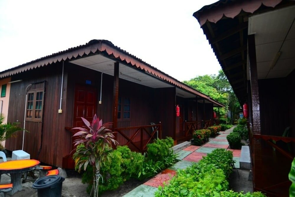 Фото Purnama Beach Resort