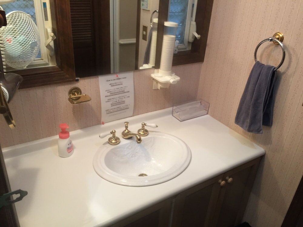 Фото Iza Kamakura Guest House & Bar