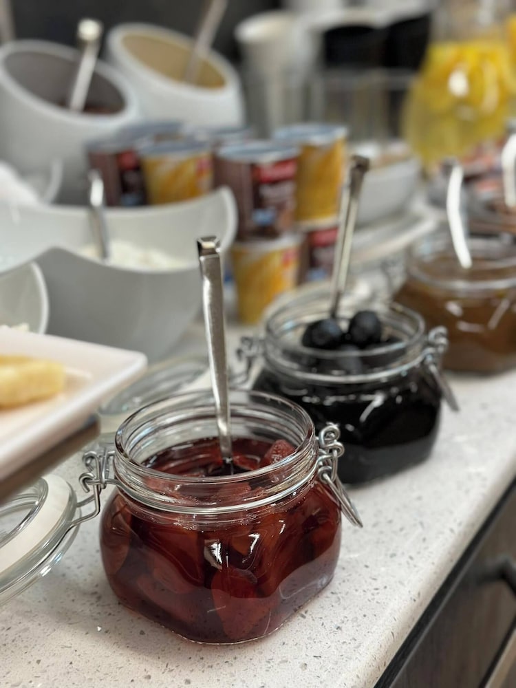 Фото Bridge Hotel