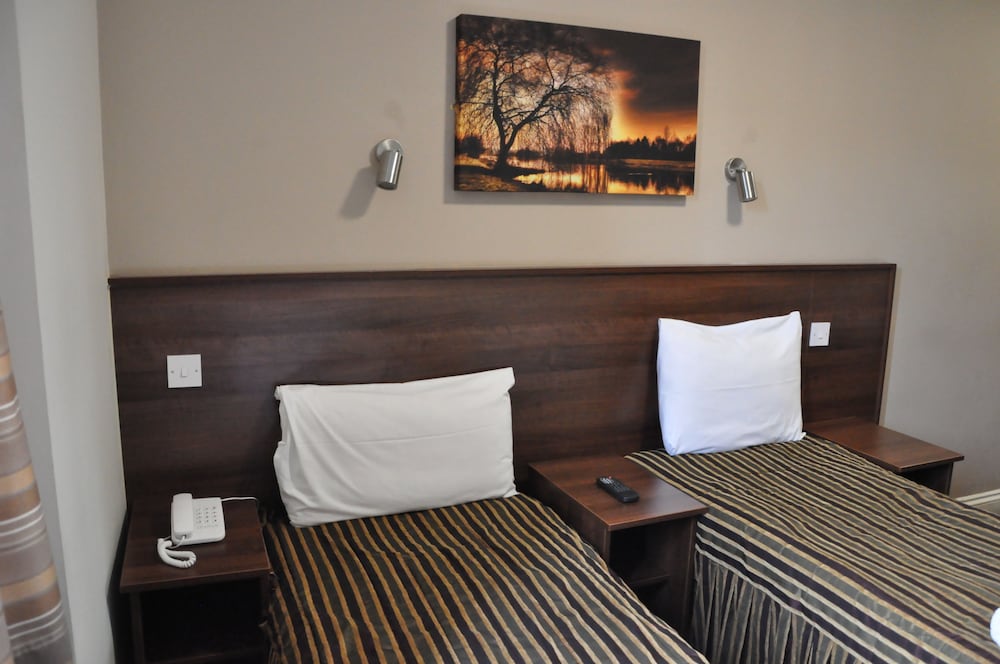 Фото Ascot Hyde Park Hotel