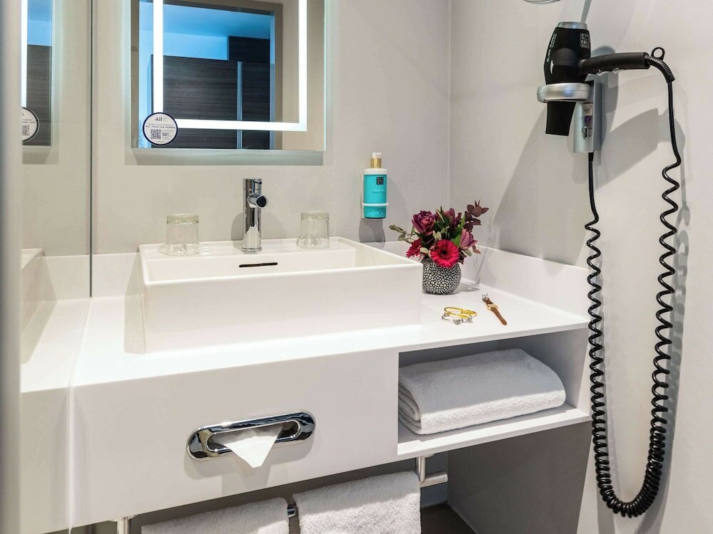 Фото Novotel Hamburg City Alster