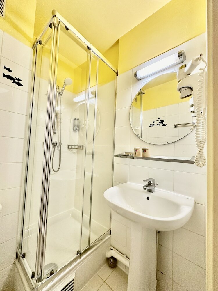 Фото Hotel Bellevue Paris Montmartre