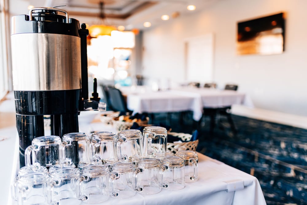 Фото Salem Waterfront Hotel & Suites