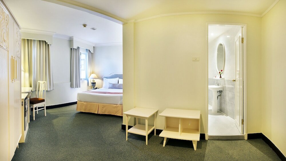 Фото Royal Rattanakosin Hotel