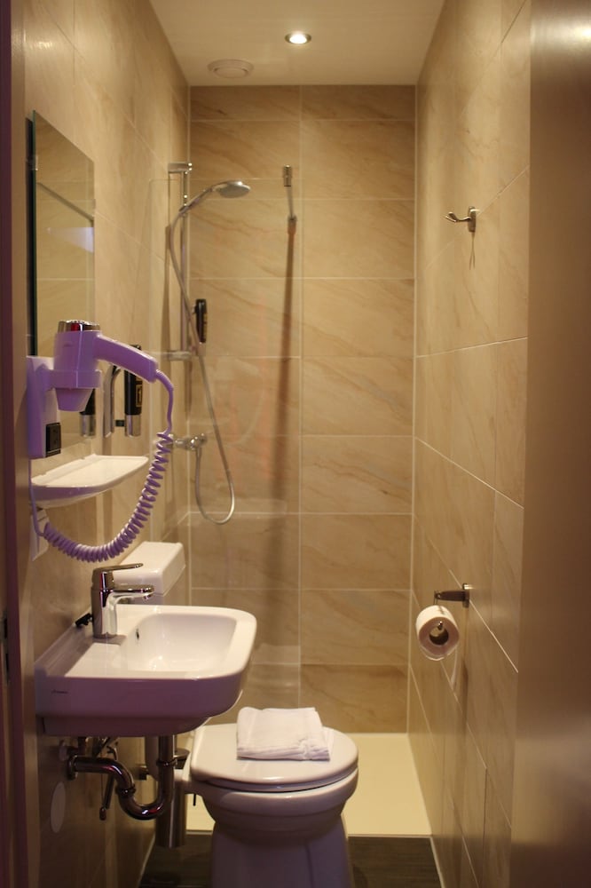 Фото Aston City Hotel