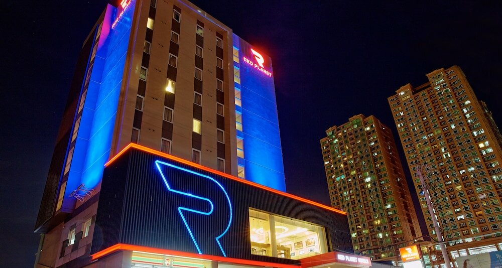 Фото Red Planet Makati Amorsolo