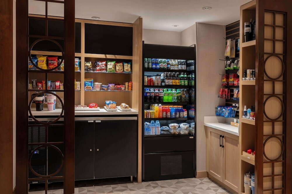 Фото Hyatt Place Charlotte Airport/Lake Pointe