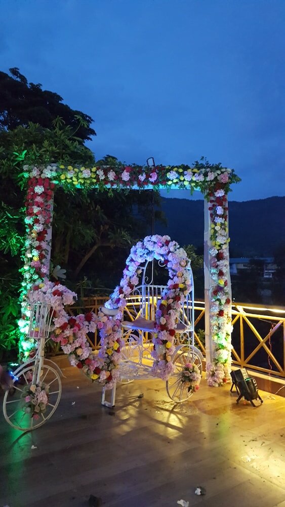 Фото Hotel Rajpur Heights