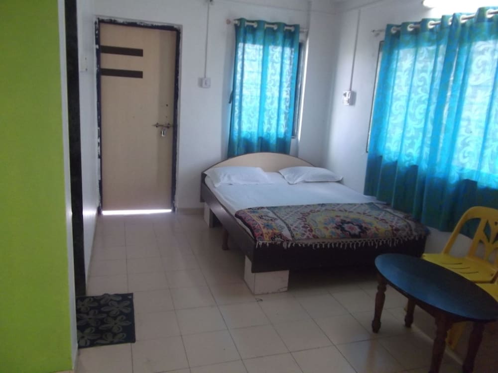 Фото Samruddhi and Shree Inn Lodge