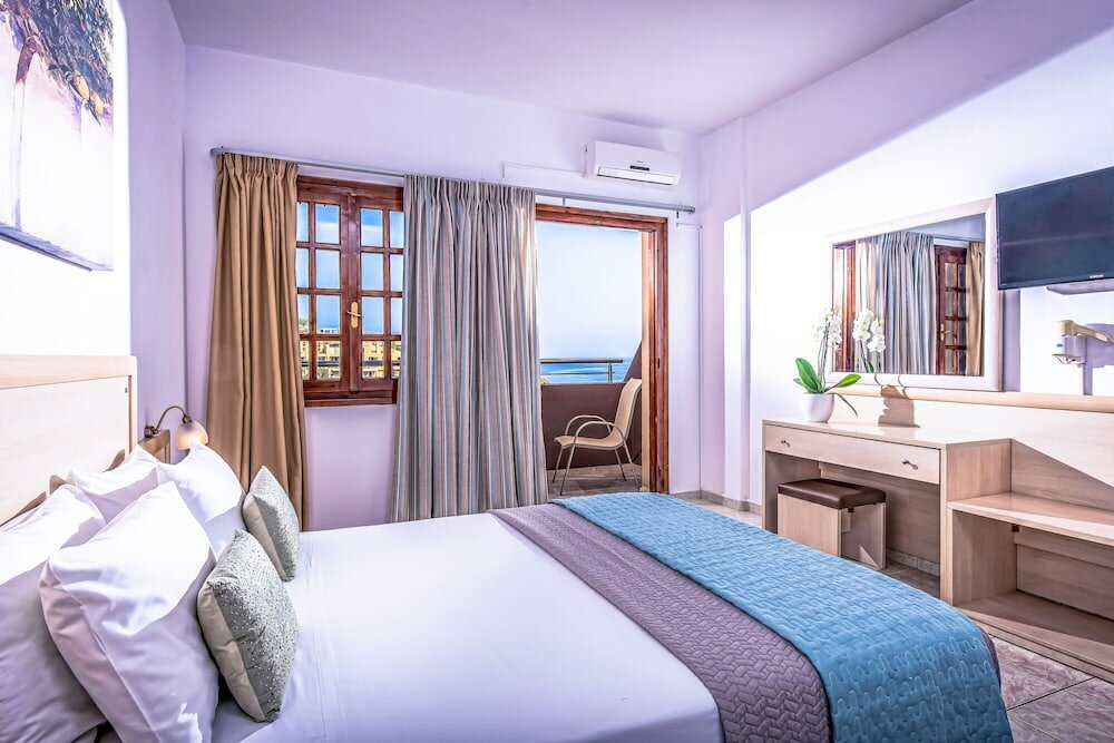 Фото Blue Bay Resort Hotel