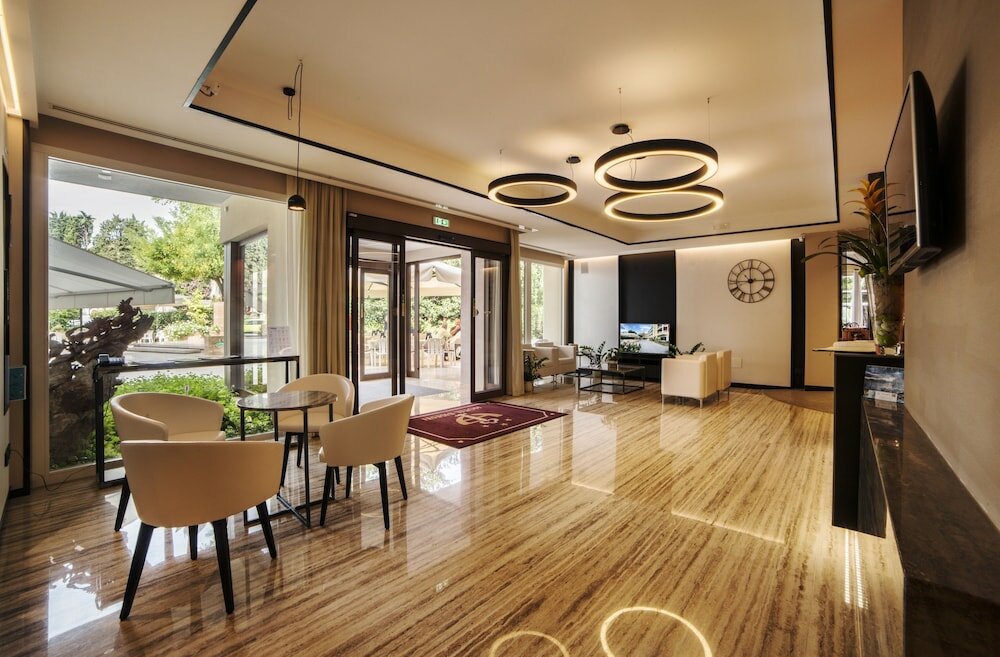 Фото Hotel Bisesti