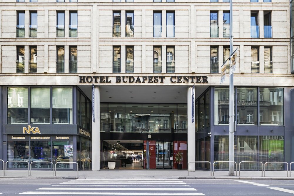 Фото отеля 1