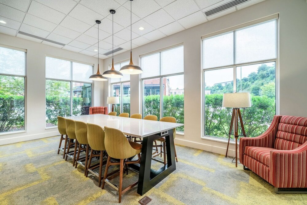 Фото Hilton Garden Inn Morgantown