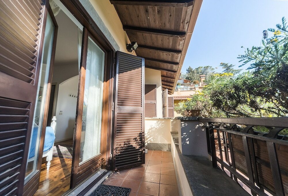 Фото Casale dell'Insugherata B&b Roma