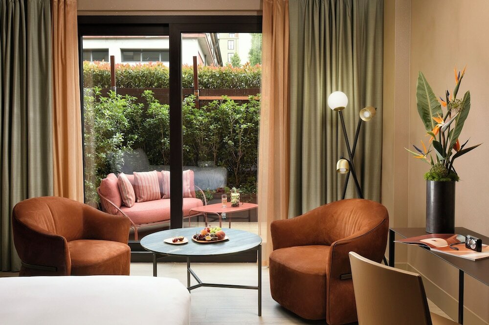 Фото Milan Suite Hotel