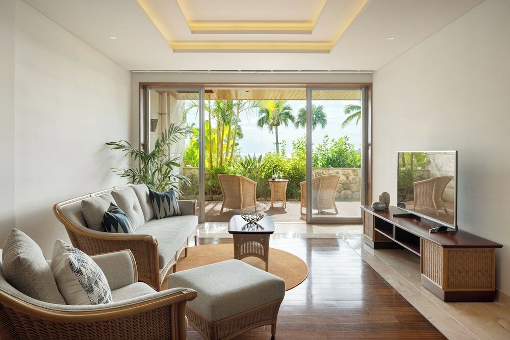 Фото Ishigaki Resort Hotel