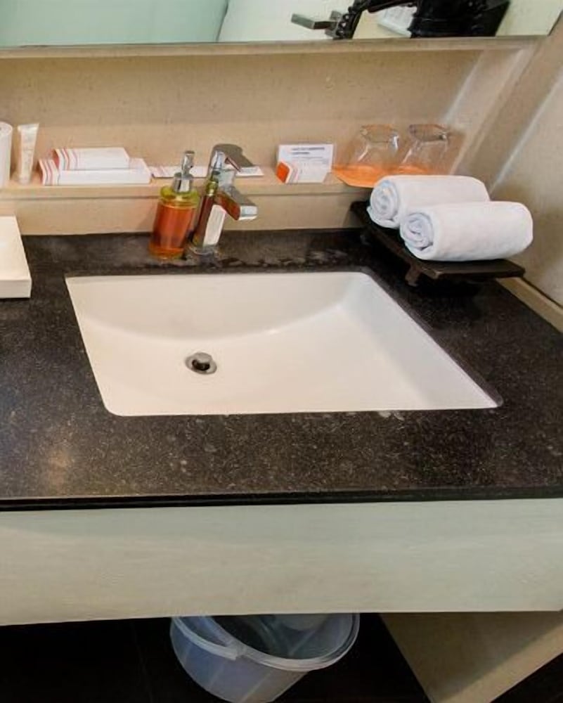 Фото Citrus Hotel Lonavala