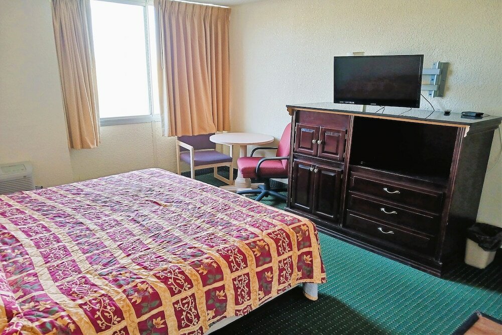 Фото USA Inn Junction City Near Fort Riley