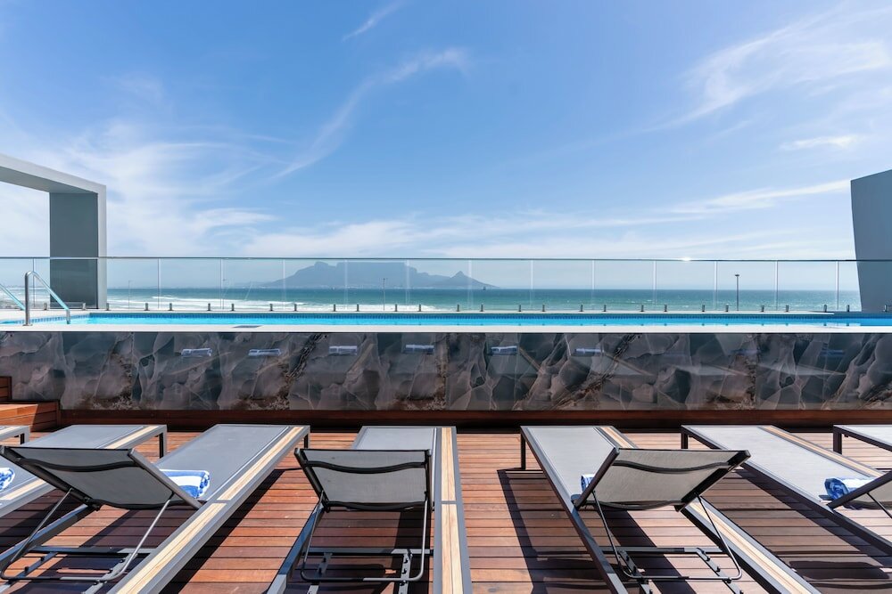 Фото Blaauwberg Beach Hotel