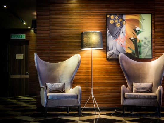 Фото D'Majestic Place by Widebed