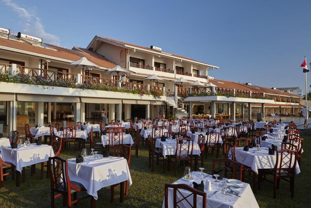 Фото Coral Sands Hotel