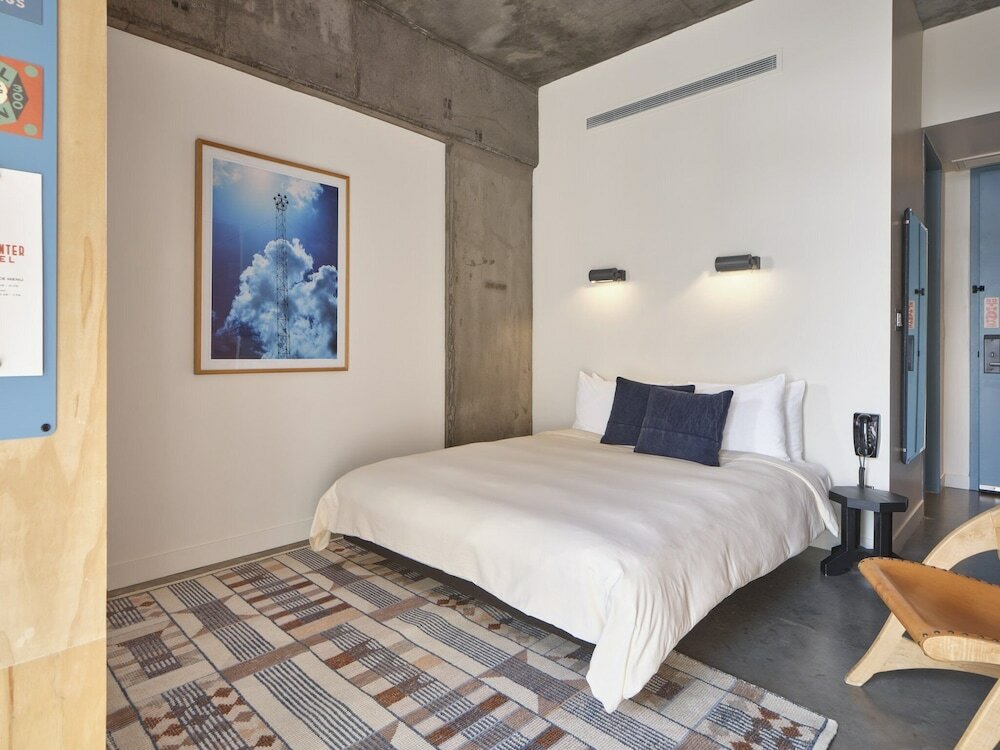 Фото The Carpenter Hotel