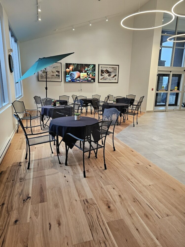 Фото Quality Inn & Suites & Conference Centre