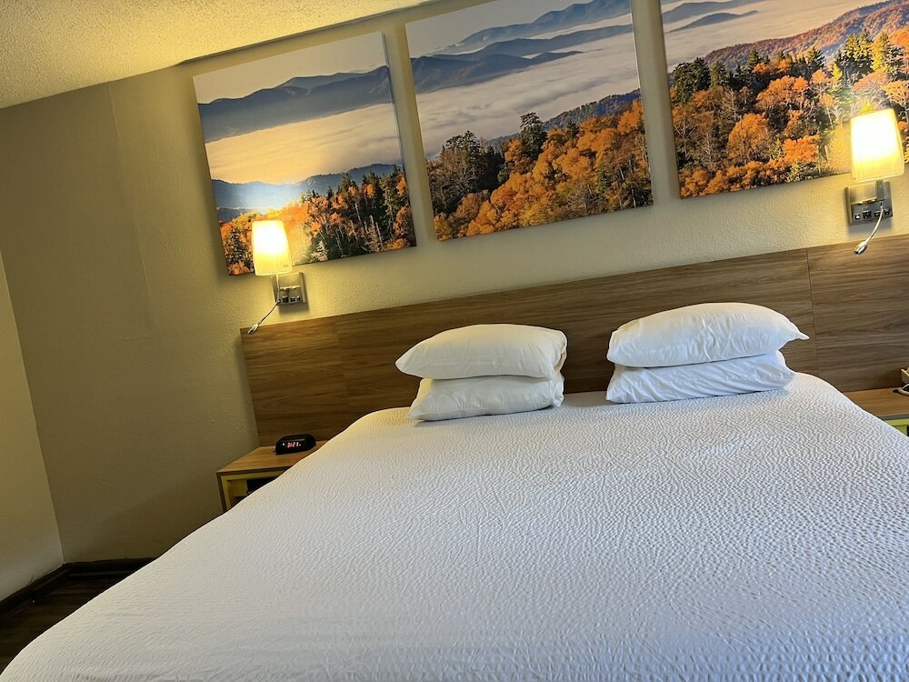 Фото Days Inn by Wyndham College Park Airport Best Road