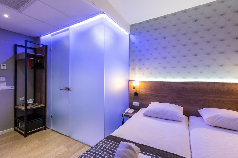 Фото Melrose Hotel