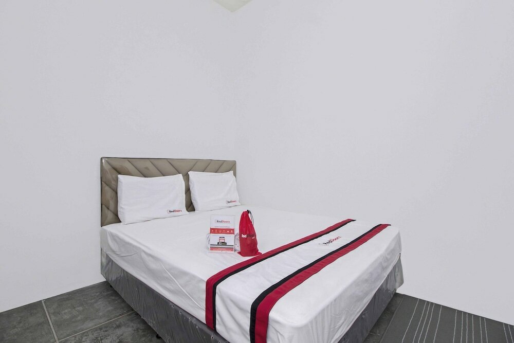 Фото RedDoorz @ Radio Dalam