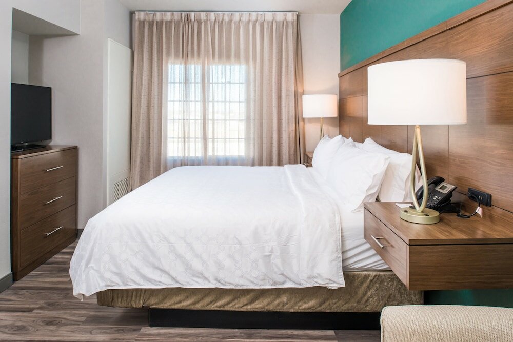 Фото Staybridge Suites Pecos, an Ihg Hotel