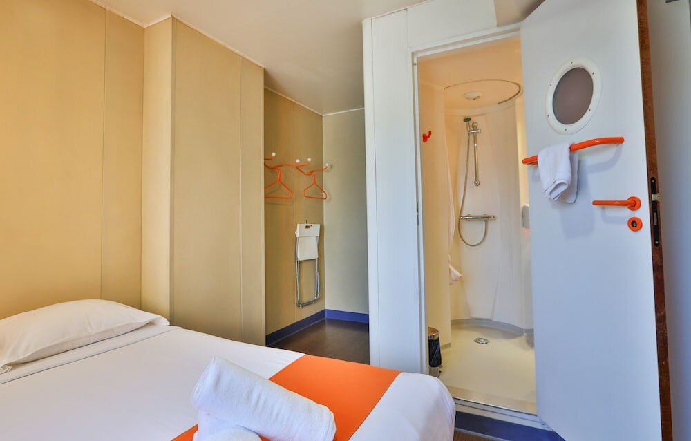 Фото easyHotel Sofia