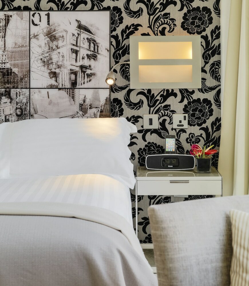 Фото H10 London Waterloo