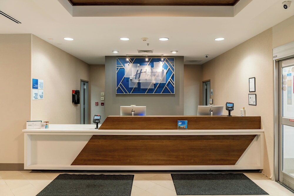 Фото Holiday Inn Express Hotel & Suites Raleigh Sw Nc State, an Ihg Hotel