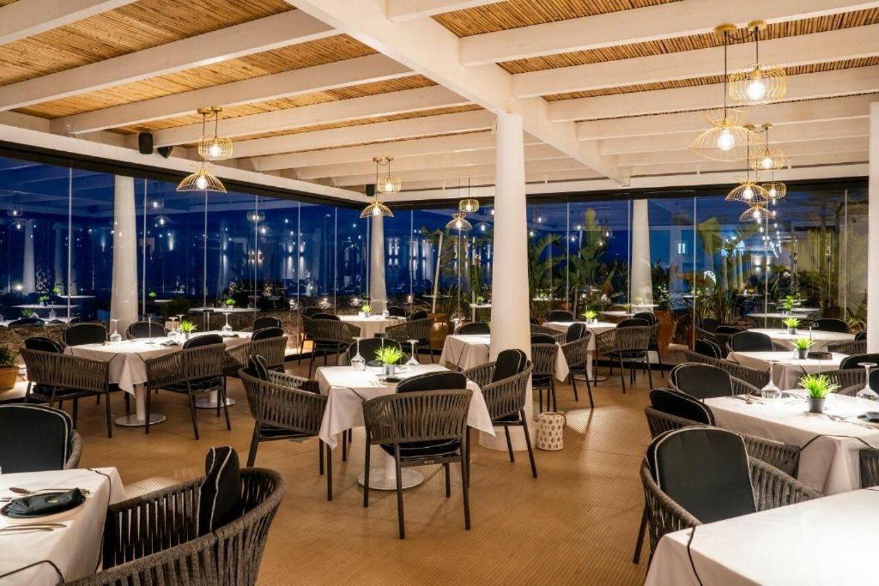 Фото Cresanto Luxury Suites