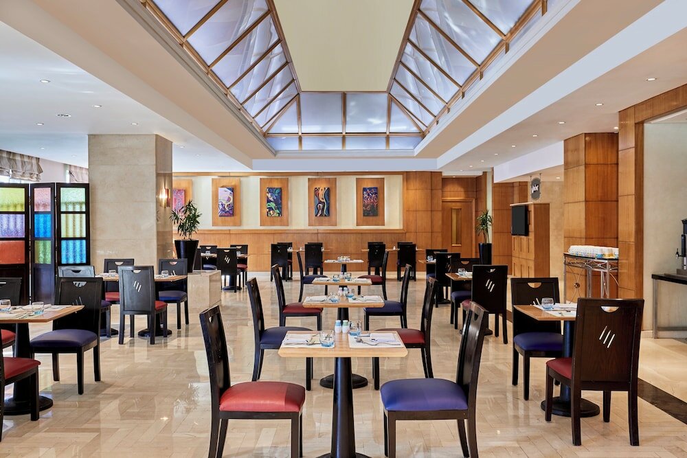 Фото Staybridge Suites Cairo - Citystars